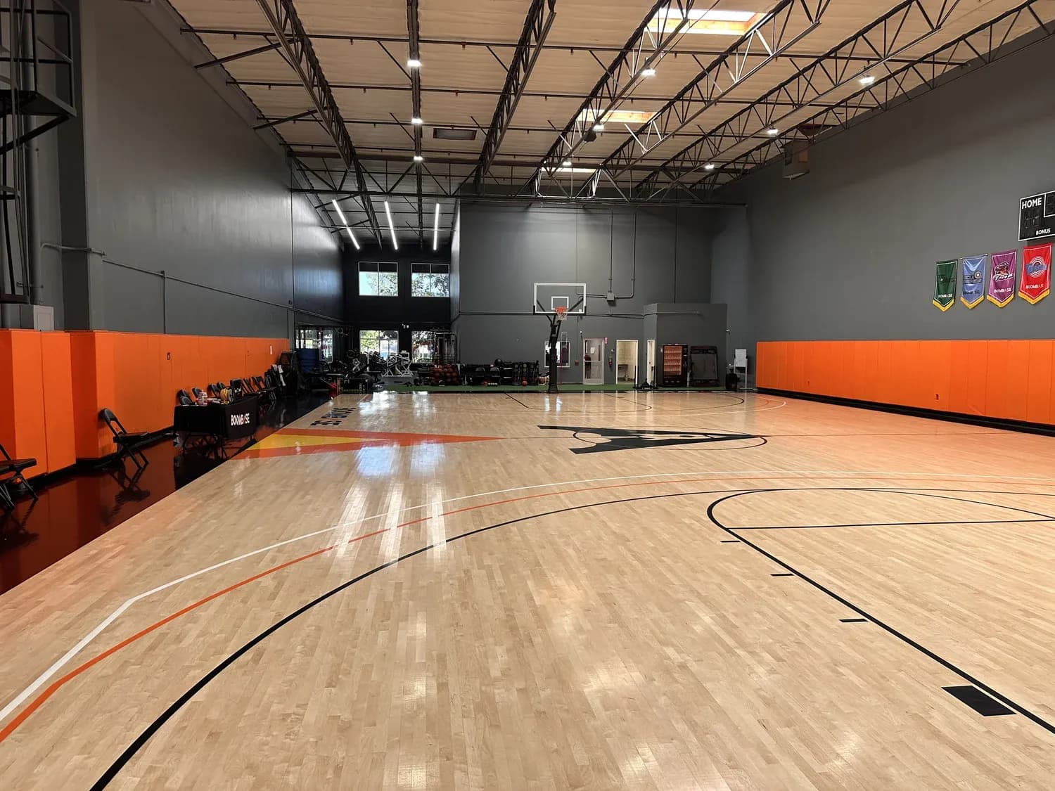 Boombase Irvine, 40 Tesla