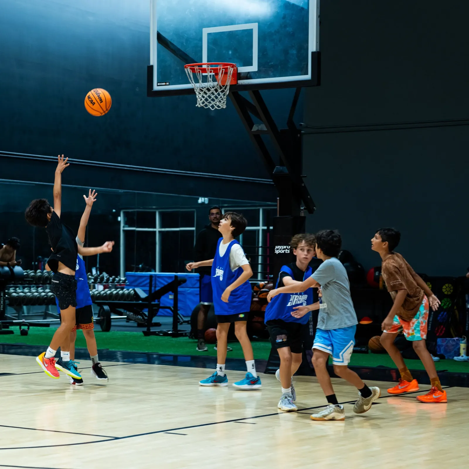 Group training on the floor at Boombase